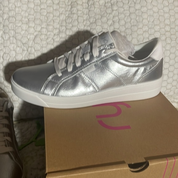 RYKA Made for US. Slip on this silver pair and look cool and go chill - Picture 2 of 6